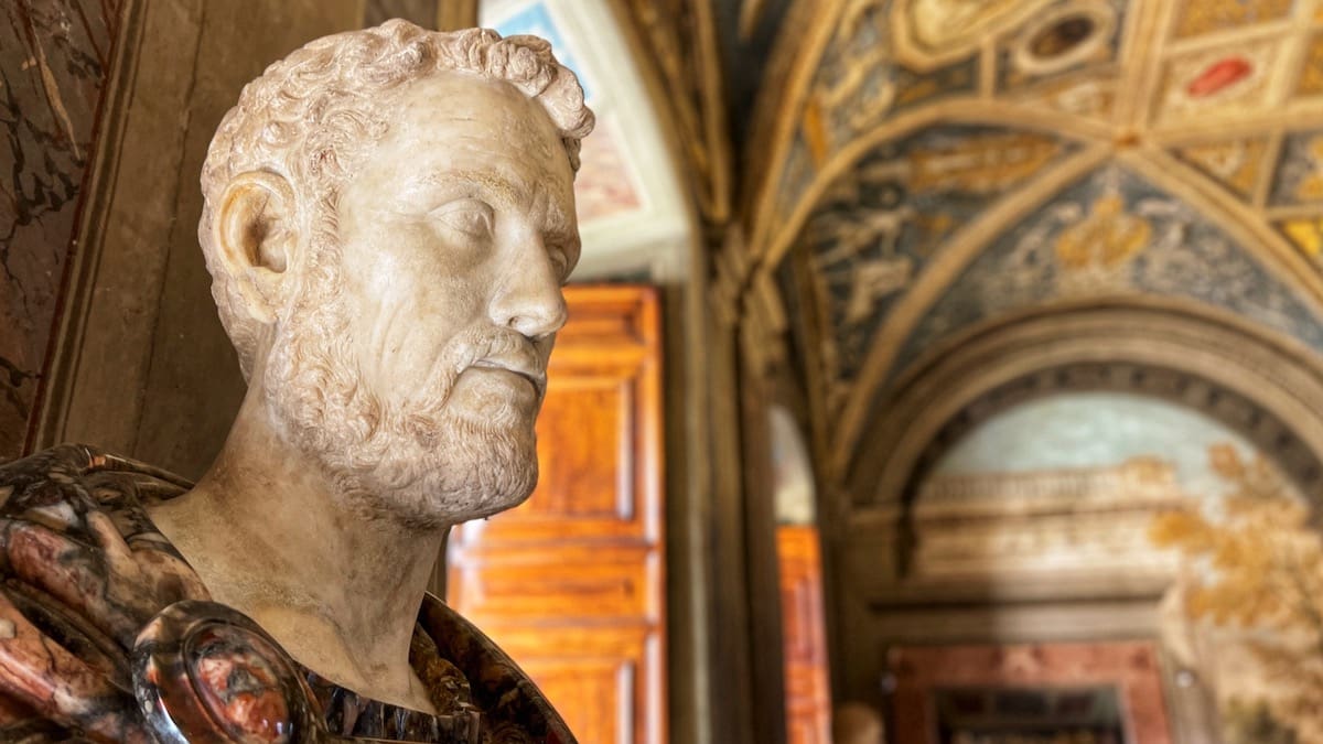 a sculpture in palazzo colonna in rome