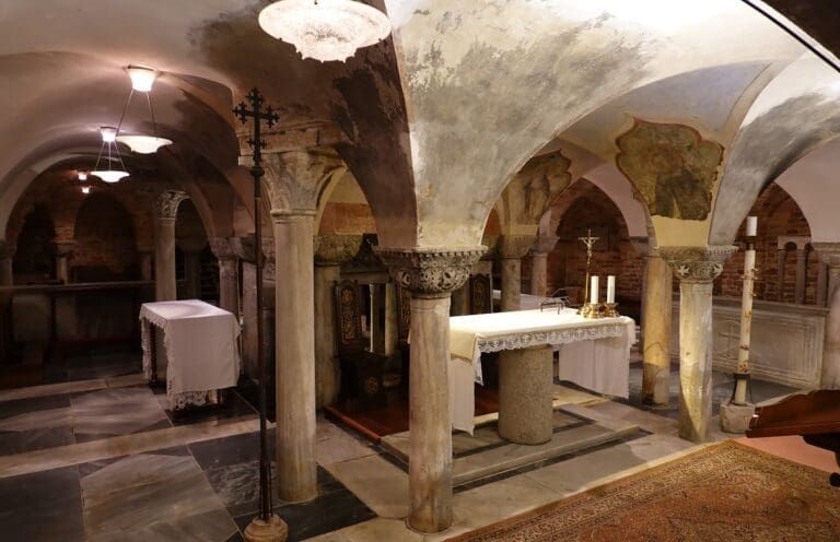 the crypt of saint mark's basilica