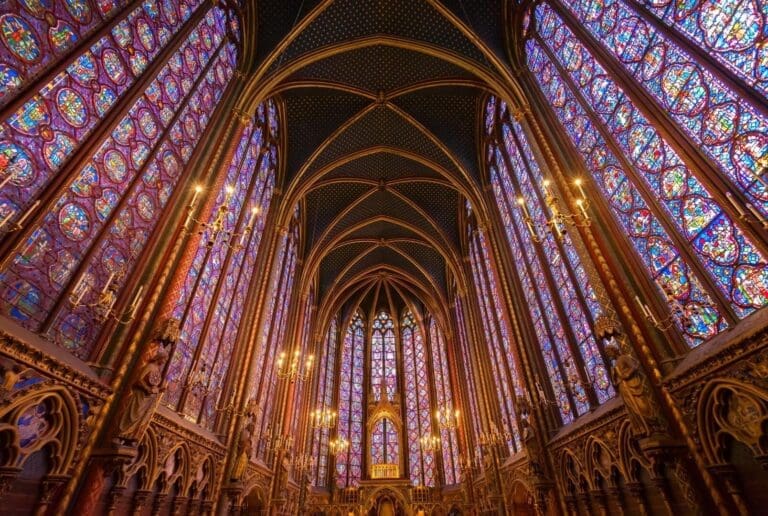 the mind-boggling interior of sainte-chapelle in paris
