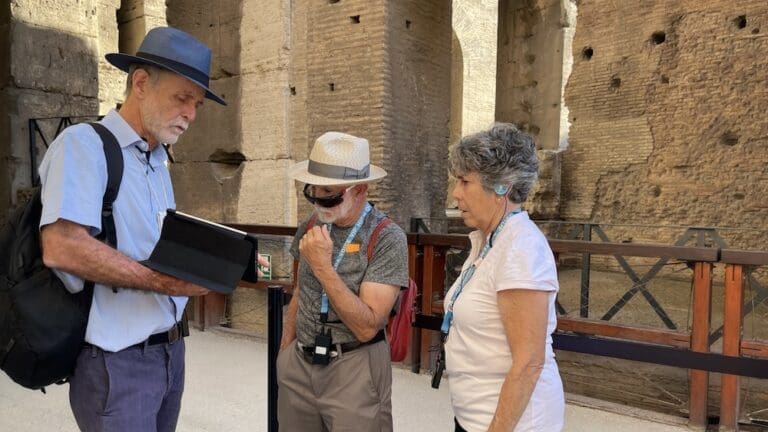 a guided tour is the best way to see the colosseum