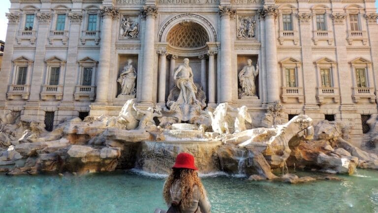 rome trevi fountain of baroque architecture
