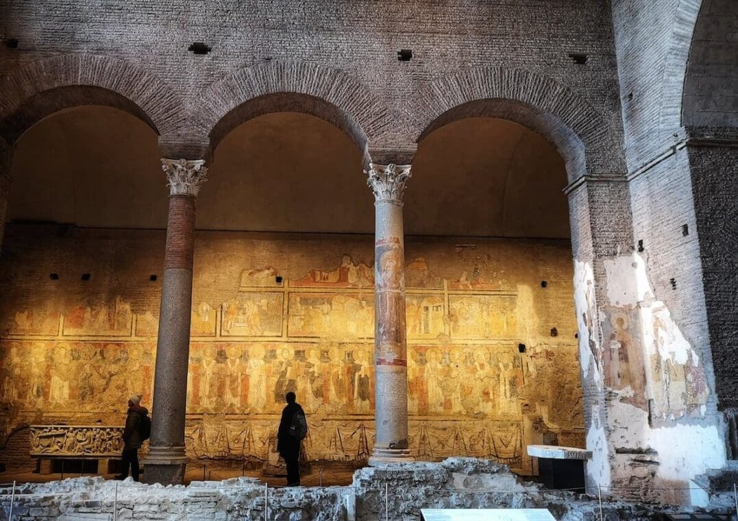 inside of santa marina antiqua