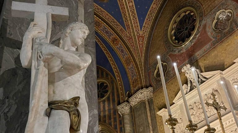 michelangelo risen christ in santa maria sopra minerva