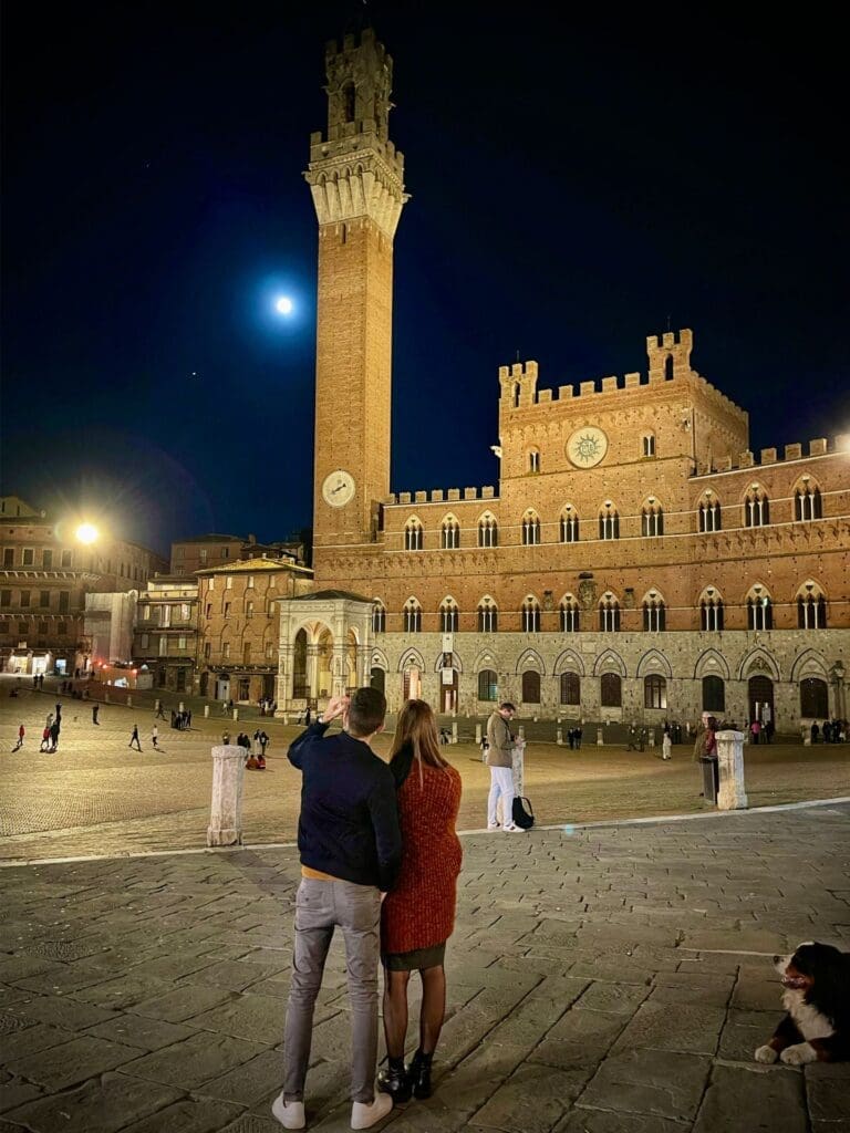 piazza del campo in siena at night