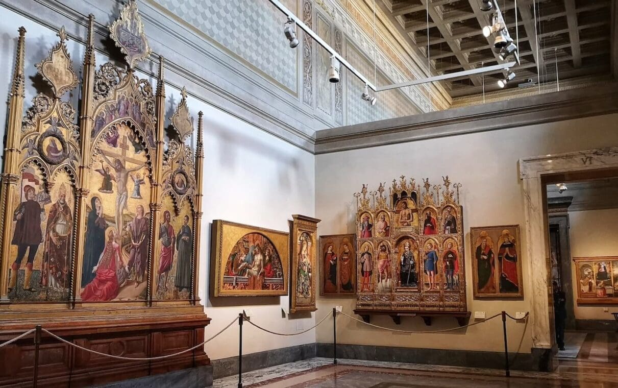 the stunning pinacoteca in the vatican museums